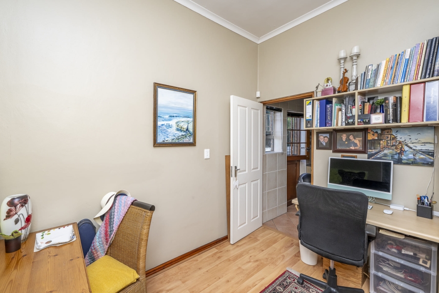 5 Bedroom Property for Sale in Protea Heights Western Cape